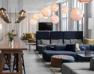 se110-lobby-quality-hotel-view